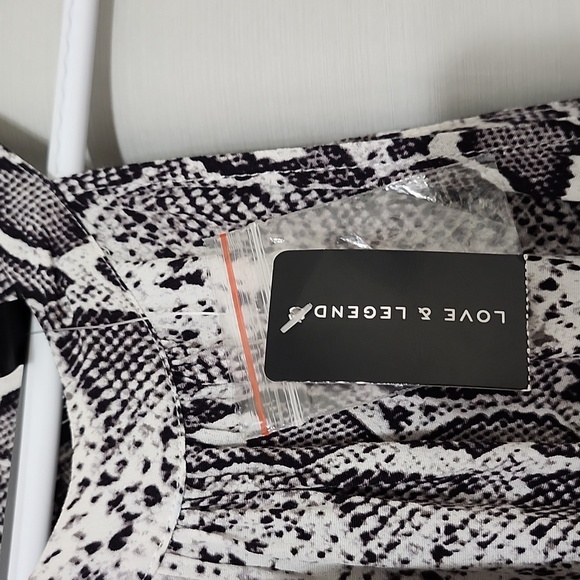 Love and legend jumpsuit - Picture 5 of 15